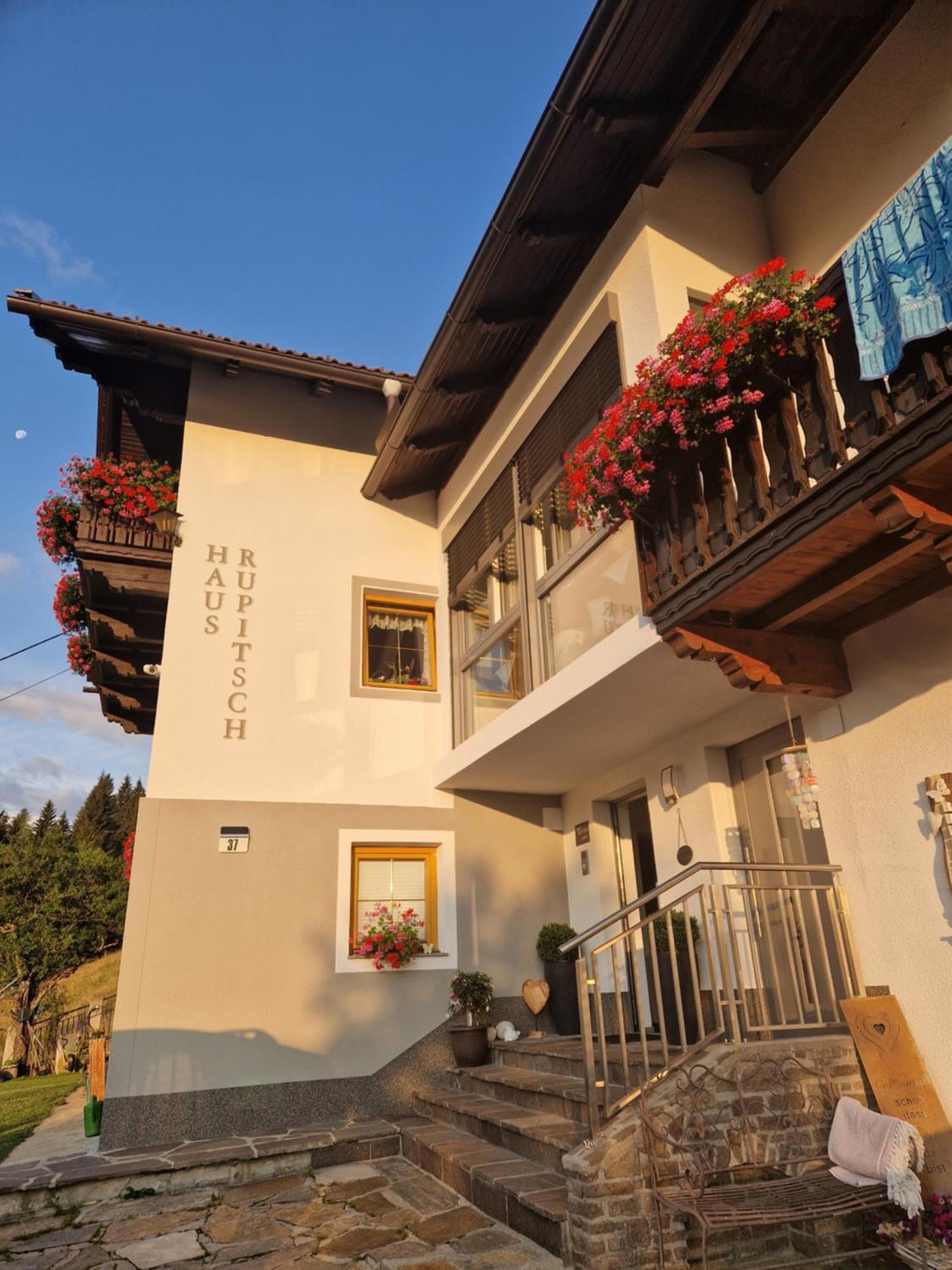 Haus Rupitsch Hotel Winklern  Exterior foto